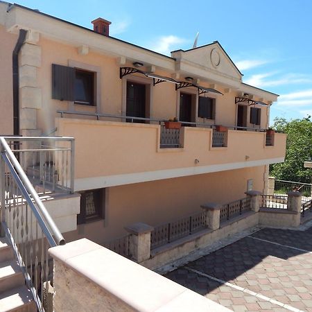 Apartmani Zona Sveti Stefan Ngoại thất bức ảnh