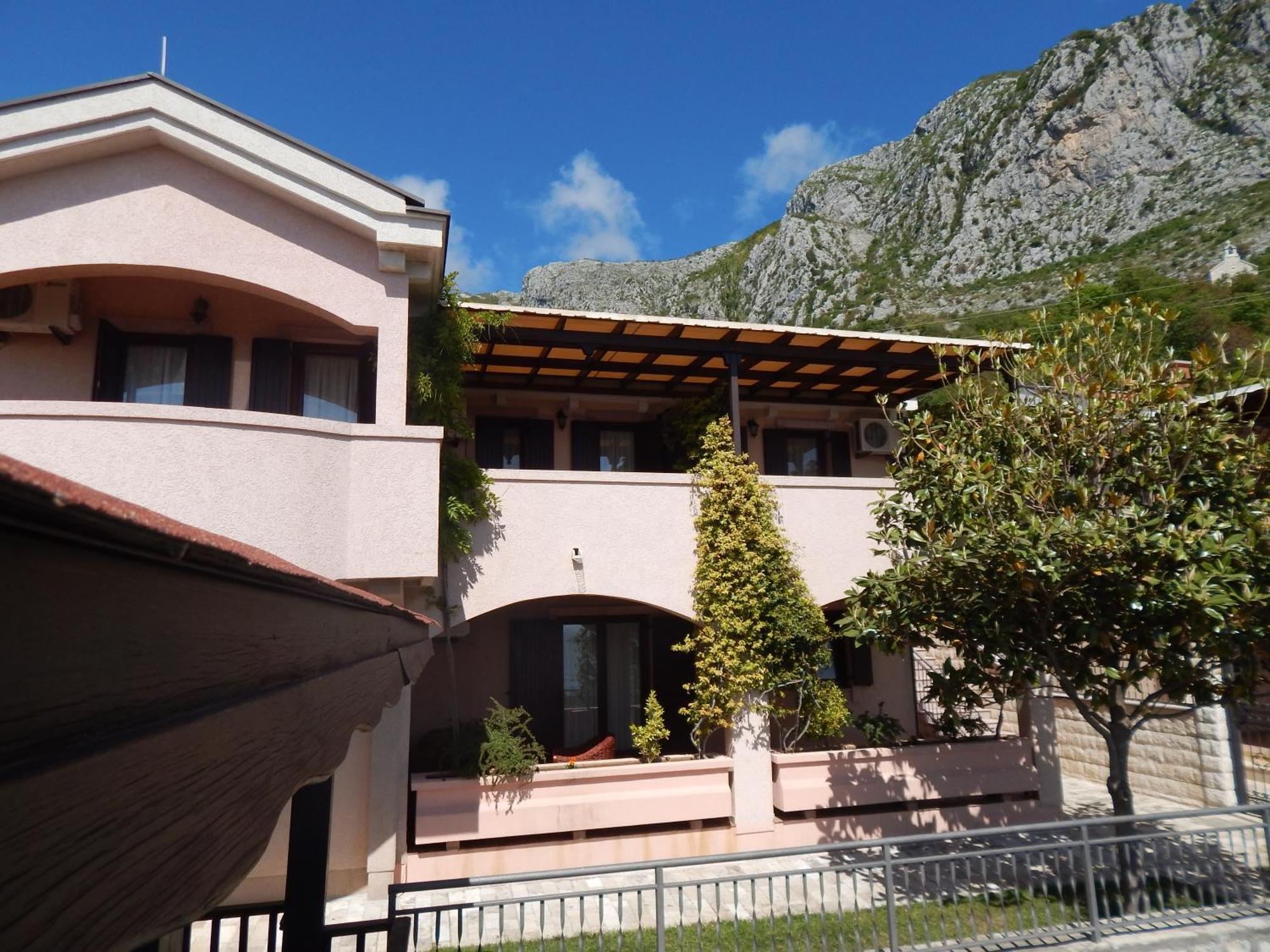 Apartmani Zona Sveti Stefan Ngoại thất bức ảnh