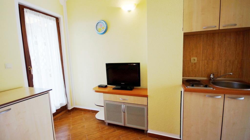 Apartmani Zona Sveti Stefan Ngoại thất bức ảnh