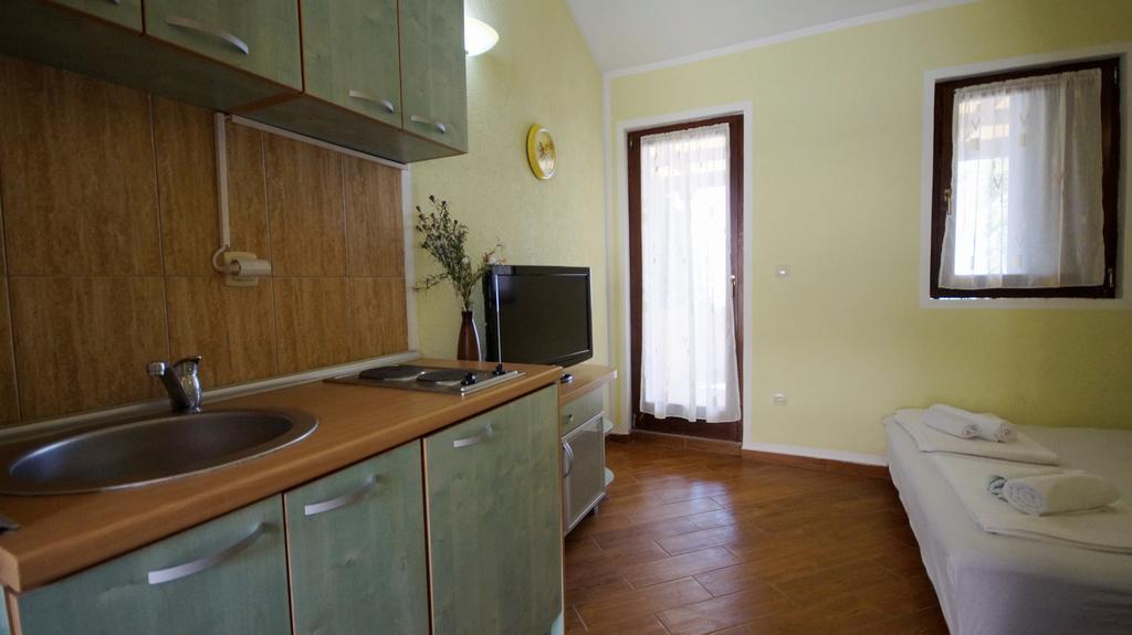 Apartmani Zona Sveti Stefan Ngoại thất bức ảnh