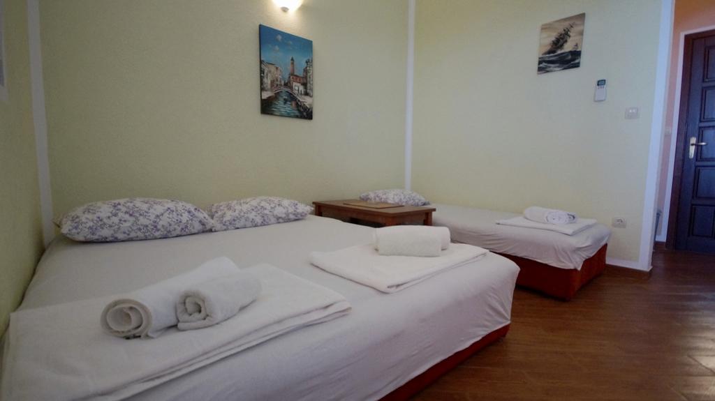 Apartmani Zona Sveti Stefan Ngoại thất bức ảnh