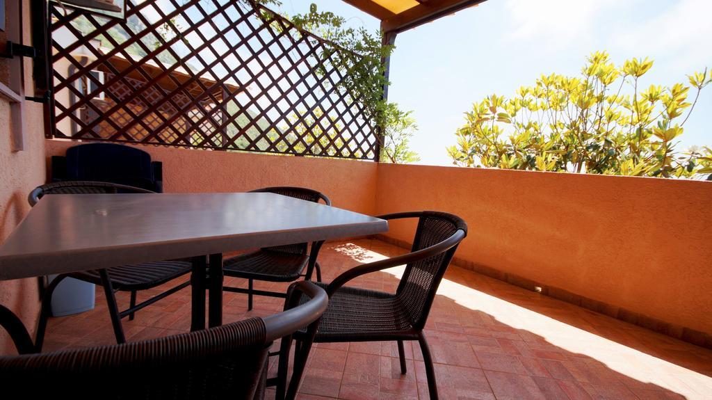 Apartmani Zona Sveti Stefan Ngoại thất bức ảnh